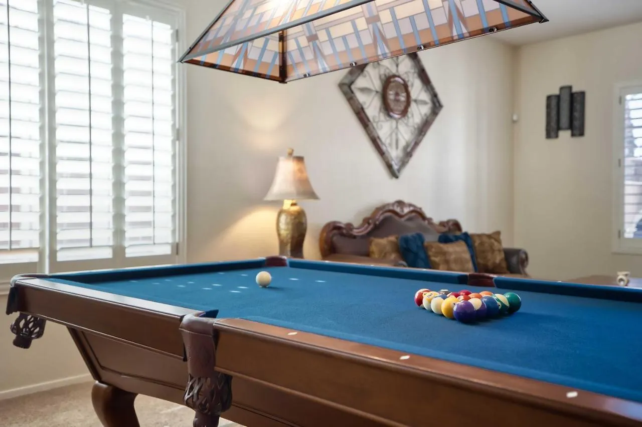 Modern Paradise: King Bed + Ev Charger +Pool Table Goodyear United States